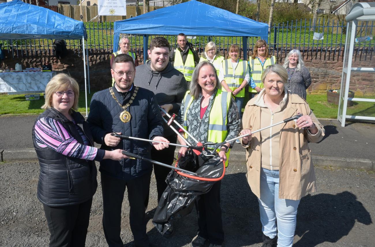 Litter pick Carnbroe April 2023